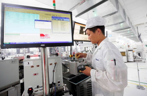 視線探秘 國(guó)內(nèi)首個(gè)手機(jī)“無(wú)人工廠”背后的進(jìn)出口密碼